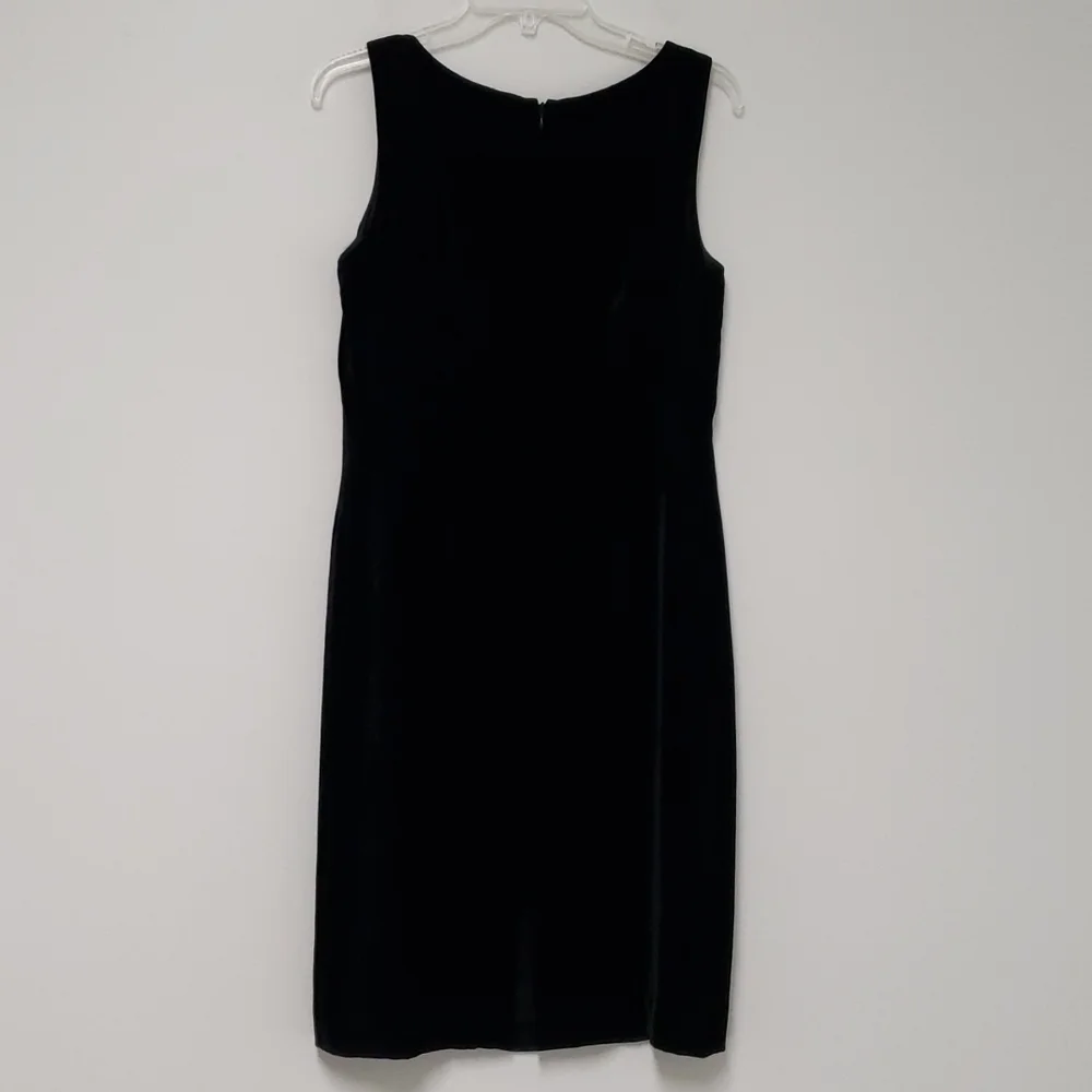 Vintage sleeveless‎ black velvet midi dress